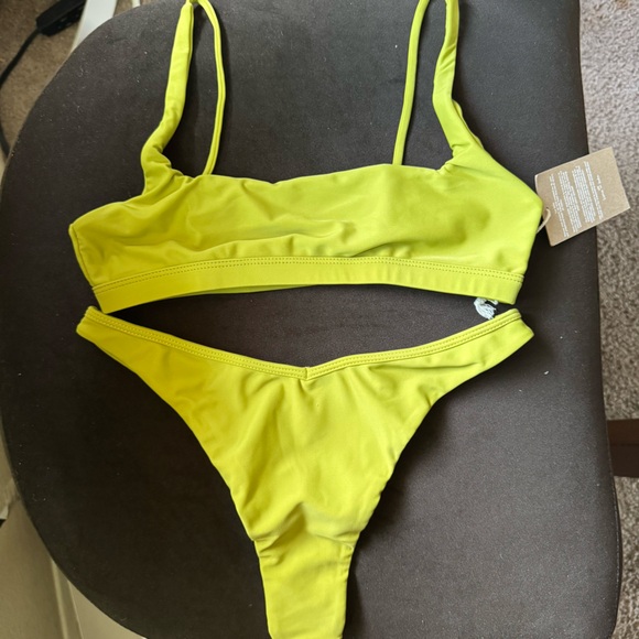 Benoa Swim in 🍋‍🟩 Citrus - Picture 5 of 5